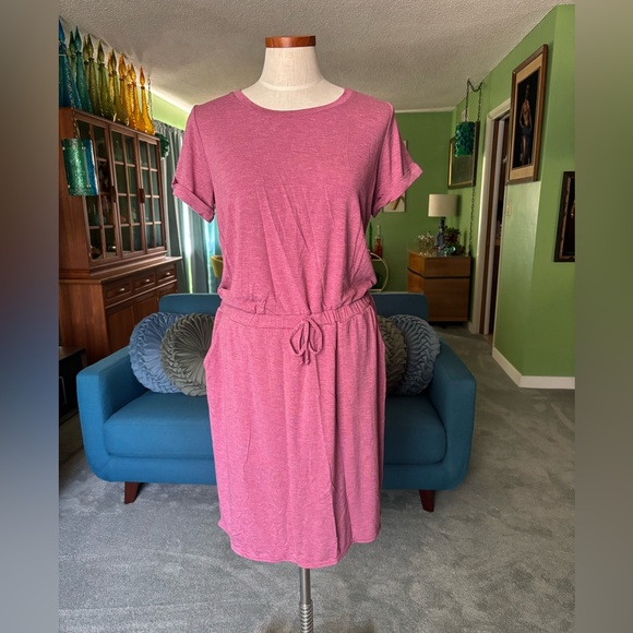 T-Shirt Dress - Picture 1 of 8